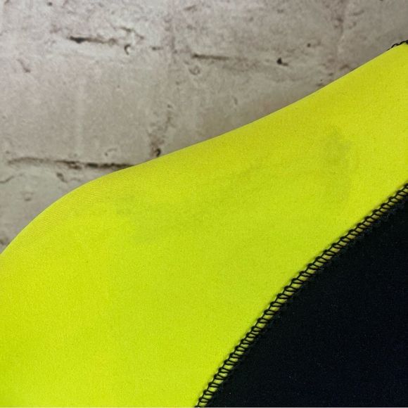 NWT Action Plus Large Wetsuit Long Sleeve Short Version Unisex Black Neon Yellow - Picture 4 of 8